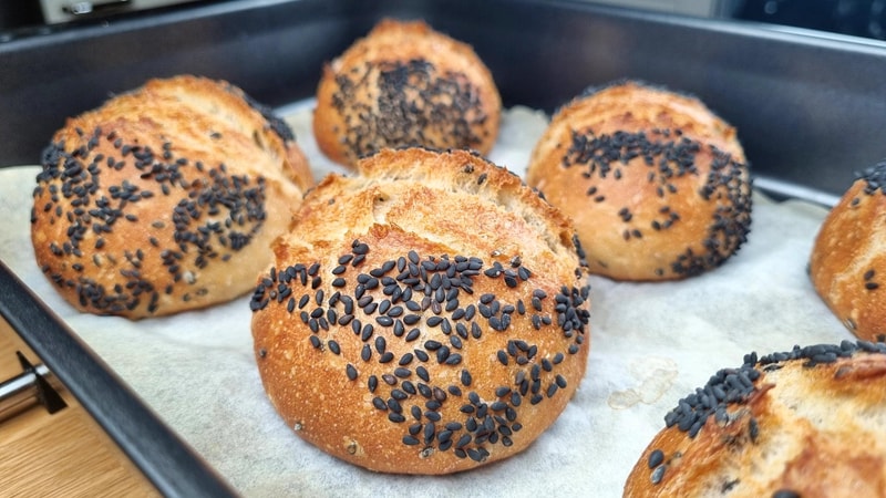 Black Sesame Bread Rolls - Crispy & Aromatic
