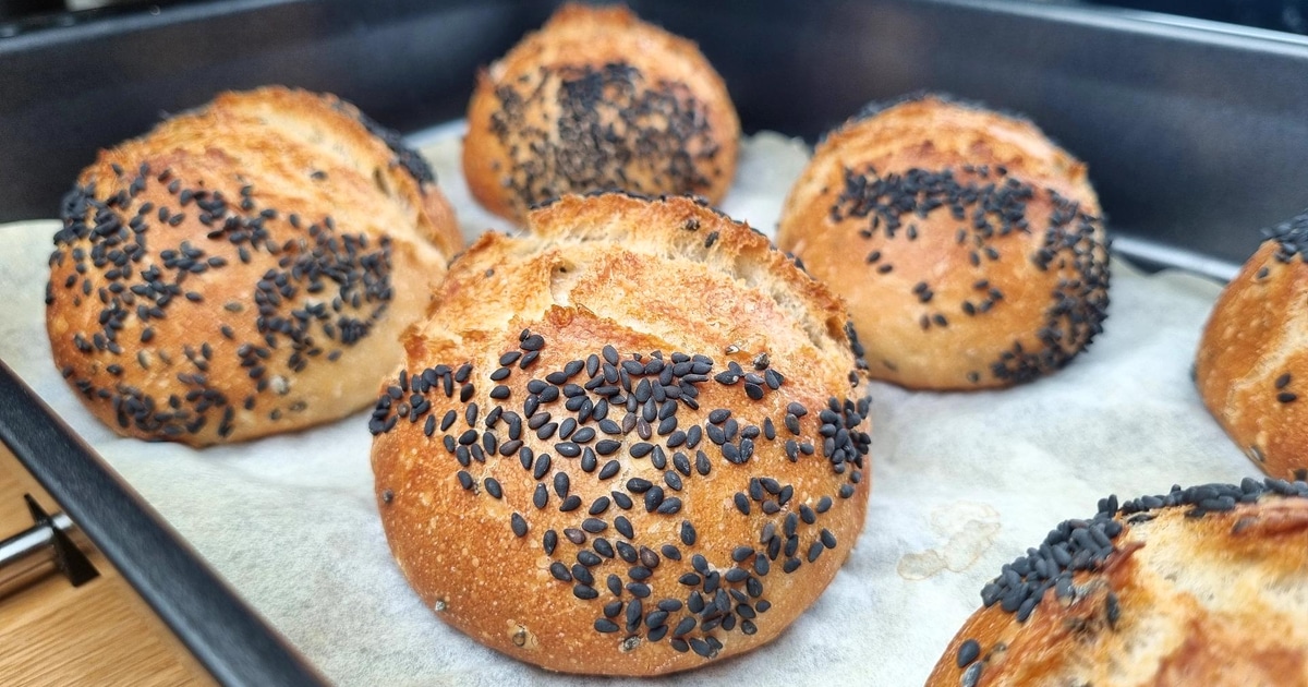 Black Sesame Bread Rolls - Crispy &amp; Aromatic Recipe | Food Language