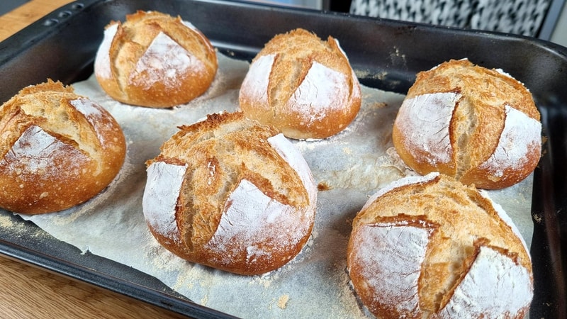 Quick Bread Rolls - Crispy Crust, Soft Inside