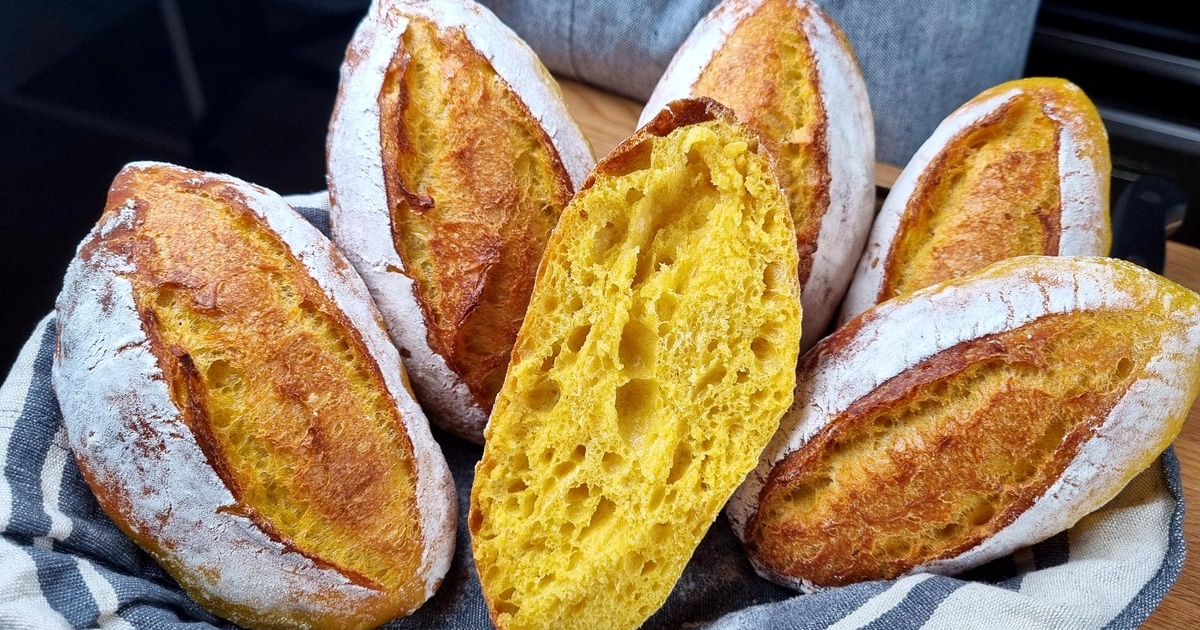 Pumpkin Bread Rolls - Soft &amp; Beautiful Color Recipe | Food Language
