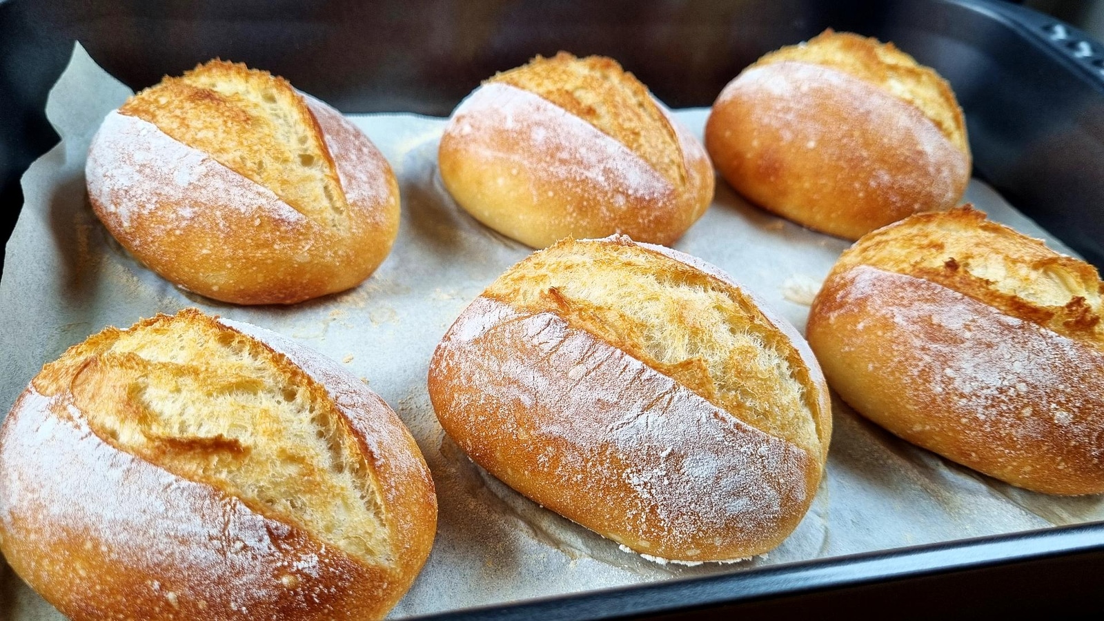 Semolina Bread Rolls